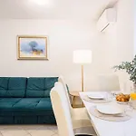 Apartment No.3 *